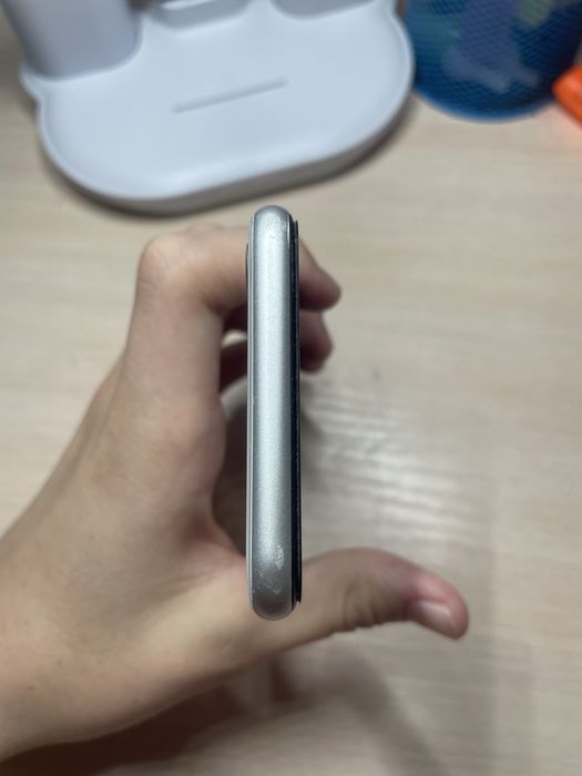 iPhone se 2020 // Белый // Идеал