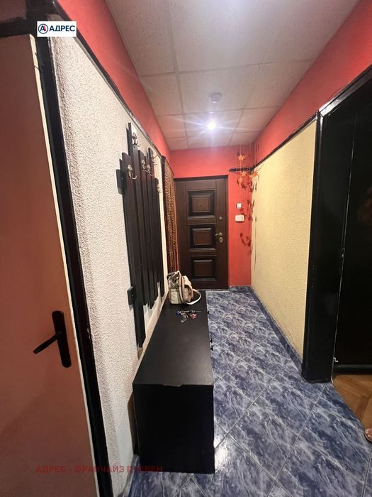 Дава се под наем Тристаен апартамент в Ловеч, Здравец - 80 кв.м за 230 € - Снимка #4