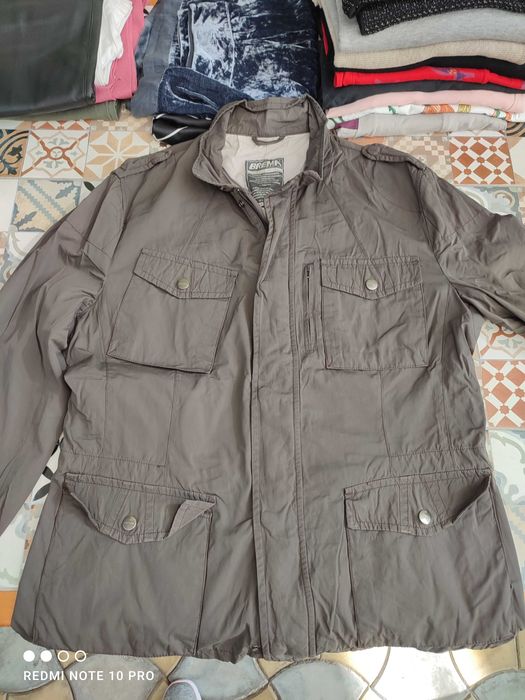 Îmbrăcăminte, încălțăminte și genți, noi și Second Hand la kg în saci