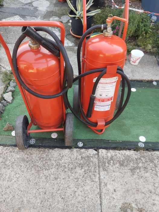 Extinctor P50 pe roți