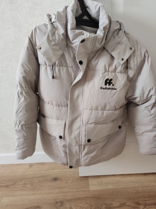 Продам куртку демисезон на подростков