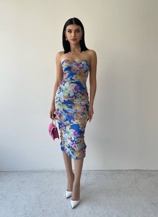 Продаются новые платья с этикеткой