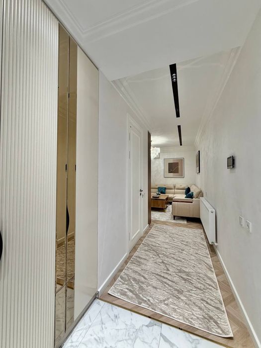 Продается квартира в Ж.К. Сити Молл 2х комнатная 74+5м² укомплектована