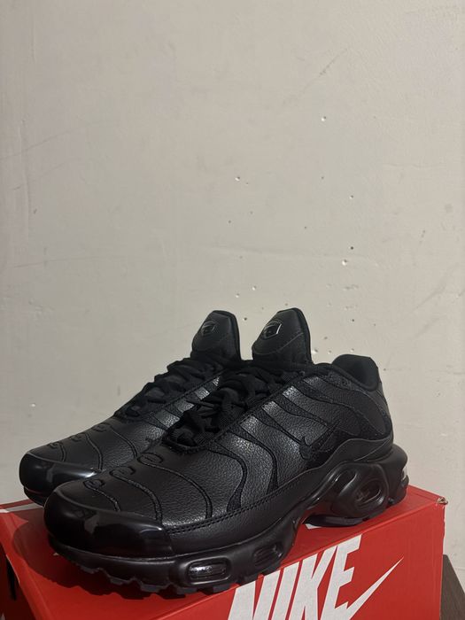 Nike Air Max Plus Triple Black "Leather" - 42,43,44,45