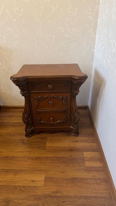 Продам прикроватные тумбочки, 2 шт