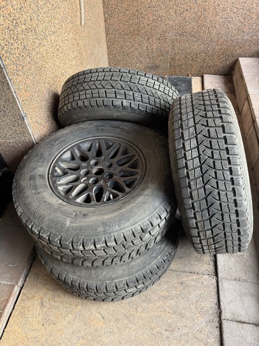 Продам зимние шины 235/75/15