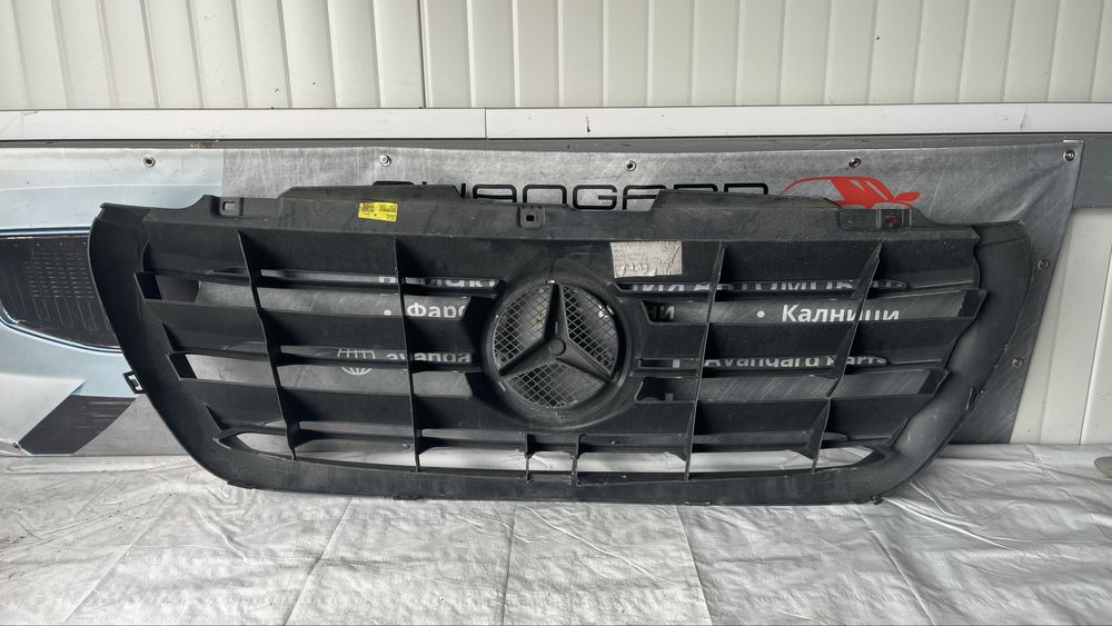 2 броя предна решетка Mercedes Sprinter W907 2019-