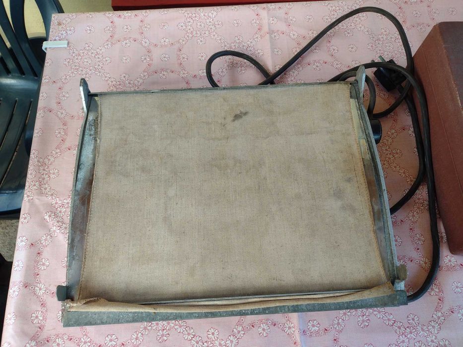 Фотоувеличител с аксесоари към него