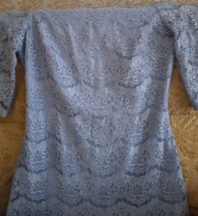 Продам гипюровое платье