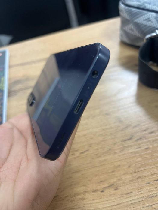 Samsung A 15 ideall holatda xotirasi 6/128. Karobka dokument full. Kel