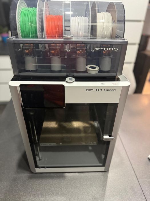 Bambu Lab X1 Carbon + AMS – 197 ore de funcționare