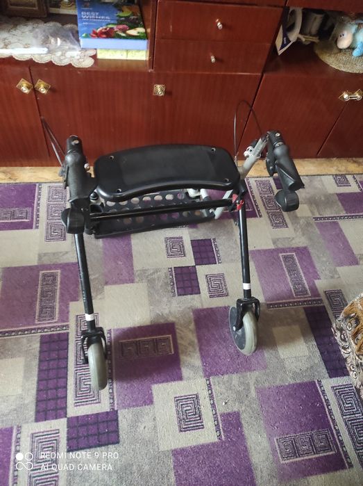 Ходунки на четырех колесах