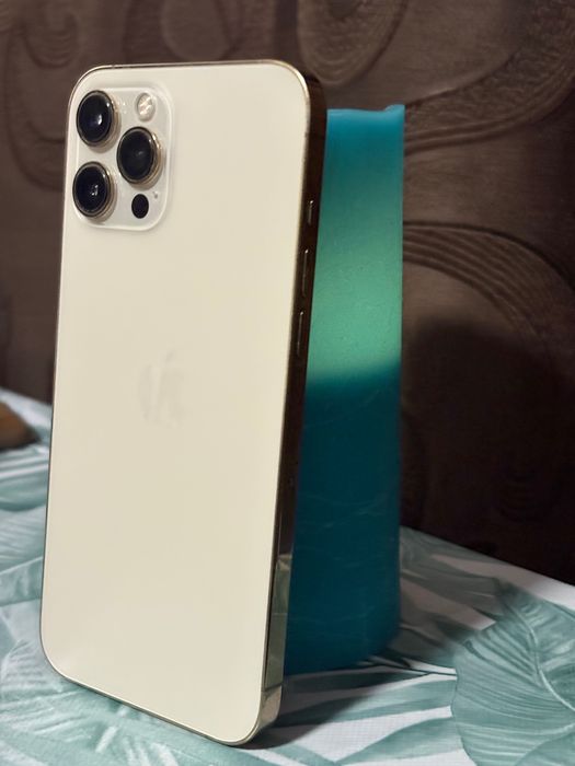 Vând iPhone 12 Pro max