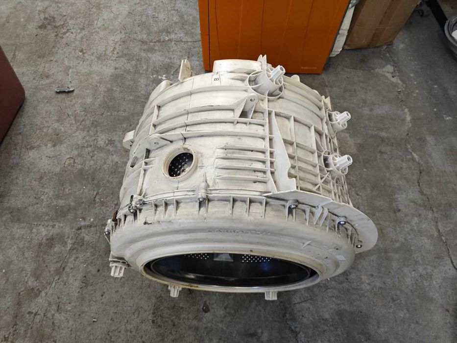 Cuva completa , neambutisata , in suruburi masina de spalat Gorenje W7643L cod piesa 624980 / R24
