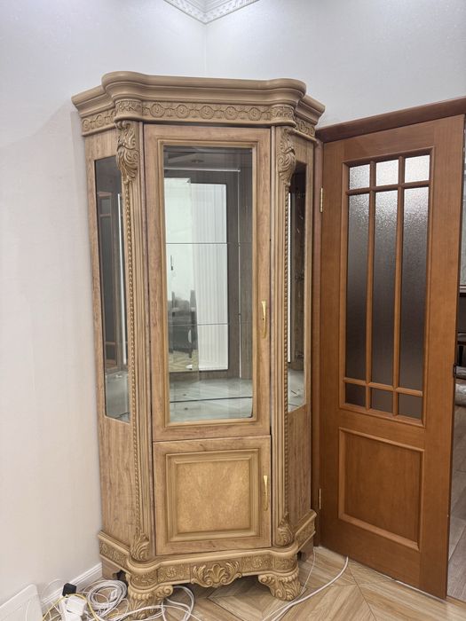 Продам Шкаф и стулья