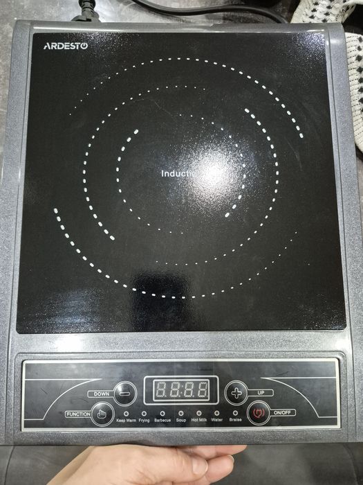 Индукционная настольная плита