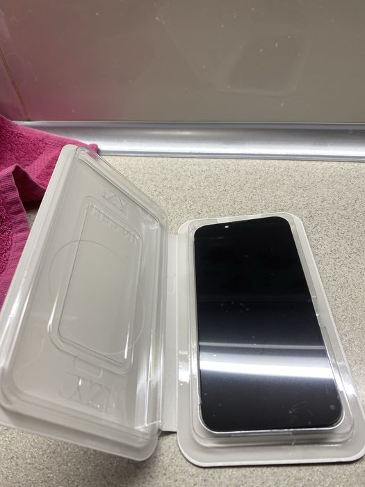 Экран на айфон 13