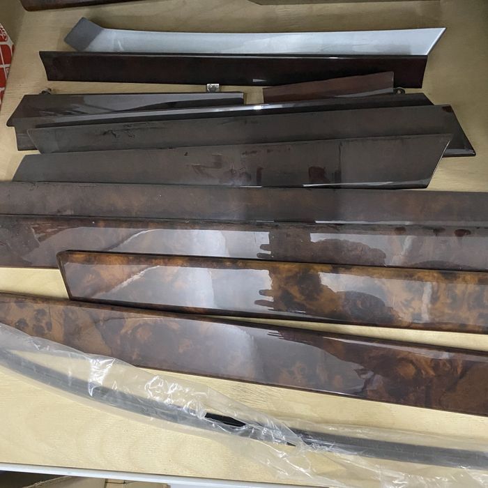 Продам наружние уплотнители стекол дверей 124 мерседес