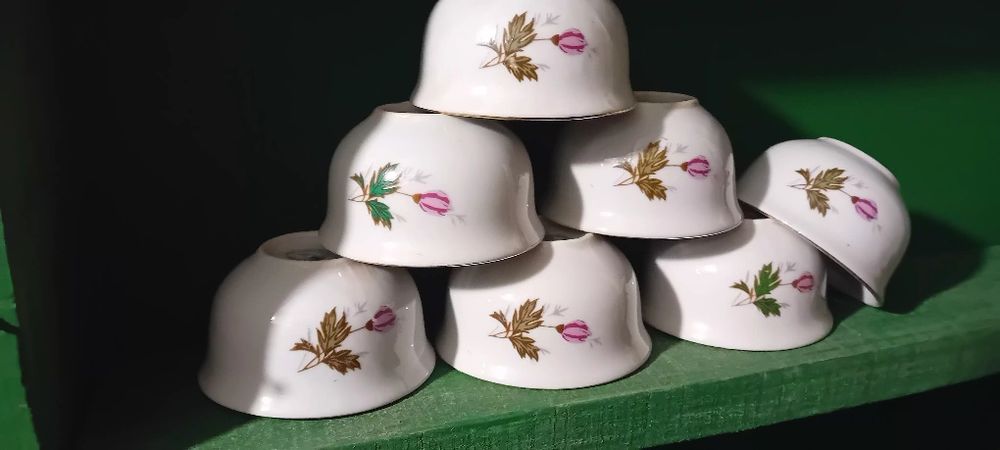 Стари порцеланови и керамични изделия.