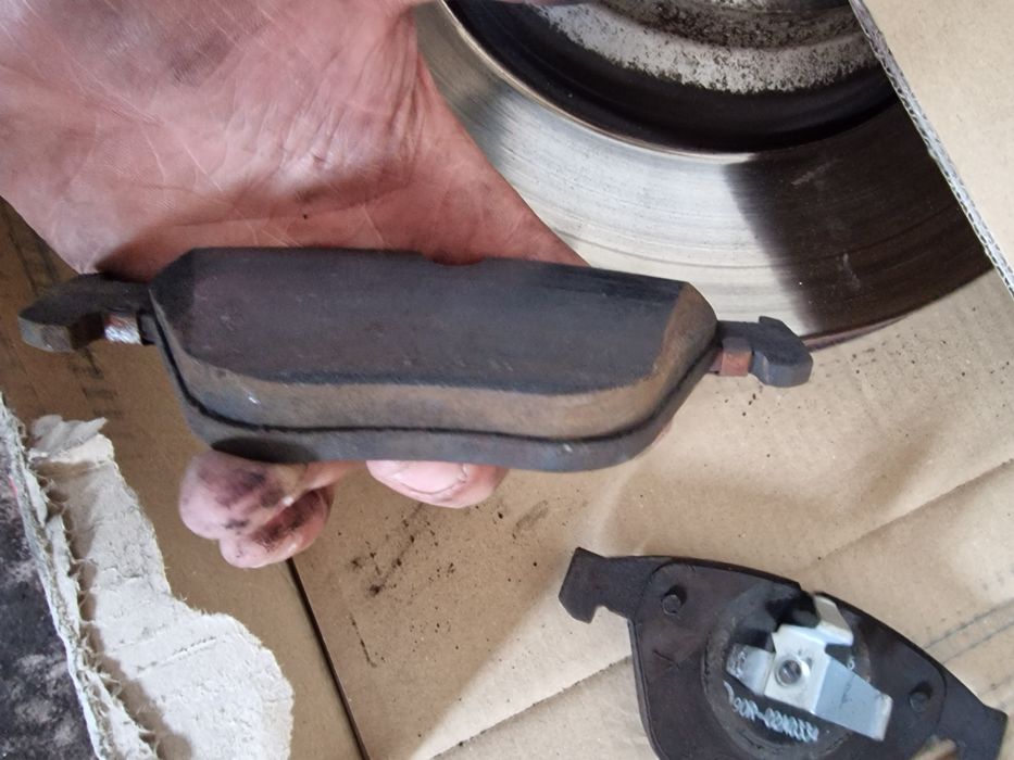 Bmw 335d спирачни дискове с накладки