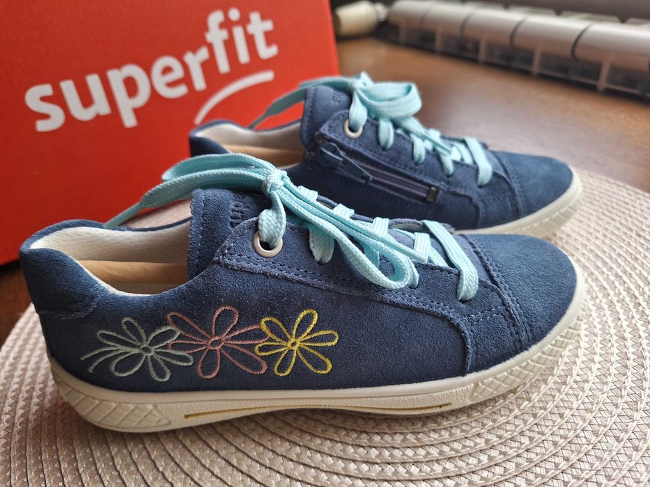 Чисто нови сникърси на Superfit - н. 30