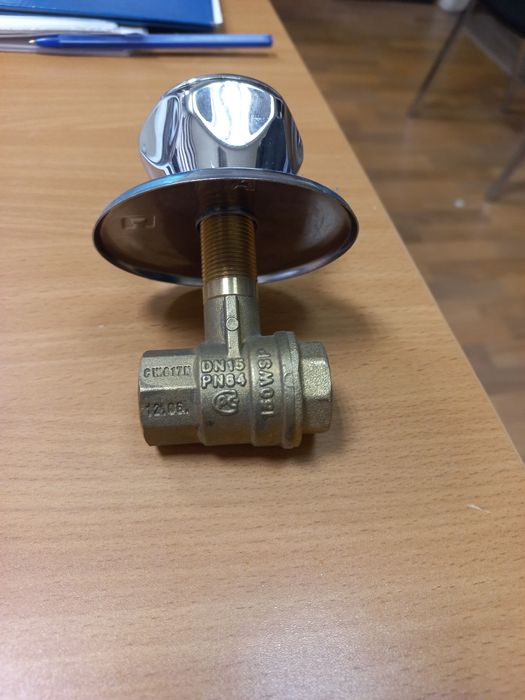Вентиль шаровый с резьбой и сгоном
