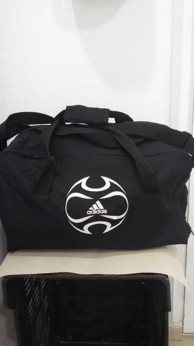 Adidas-Чисто Нов