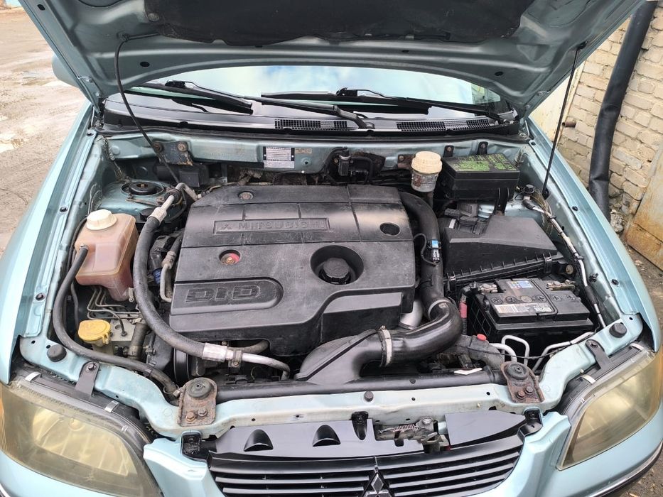 Митсубиси Спейс стар