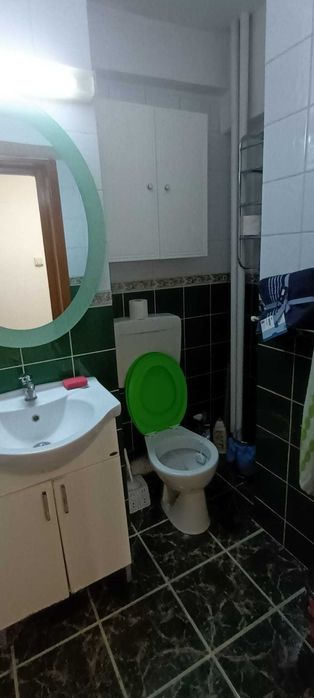 Inchiriez apartament decomandat 2 camere, centrala termica, Calea București