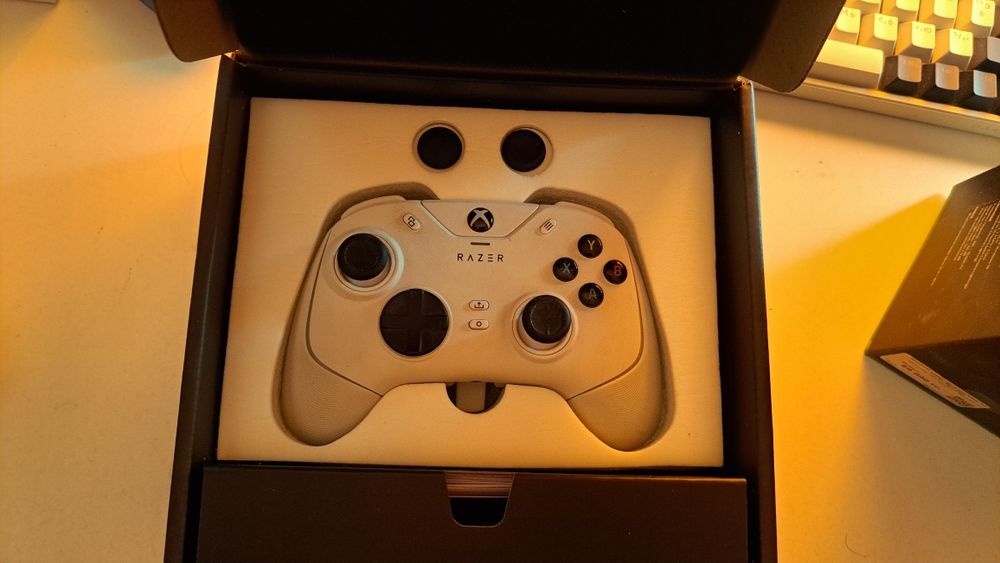 RAZER наушники и геймпад