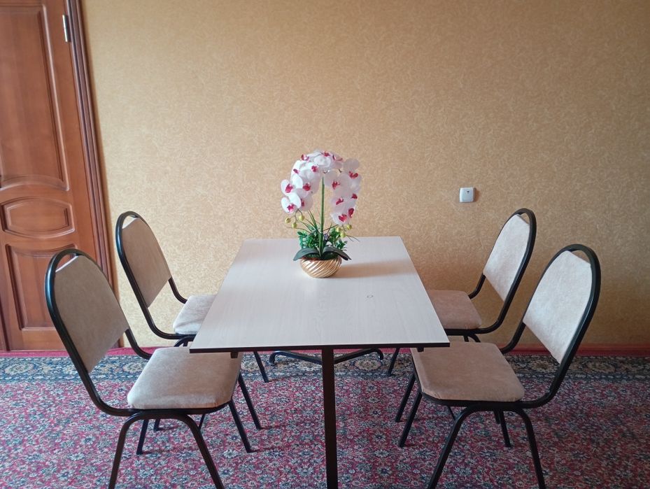 Продаётся стол стулья