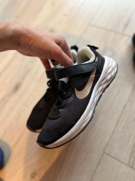 Детски обувки и чехли Armani, Nike и бебешки мокасини