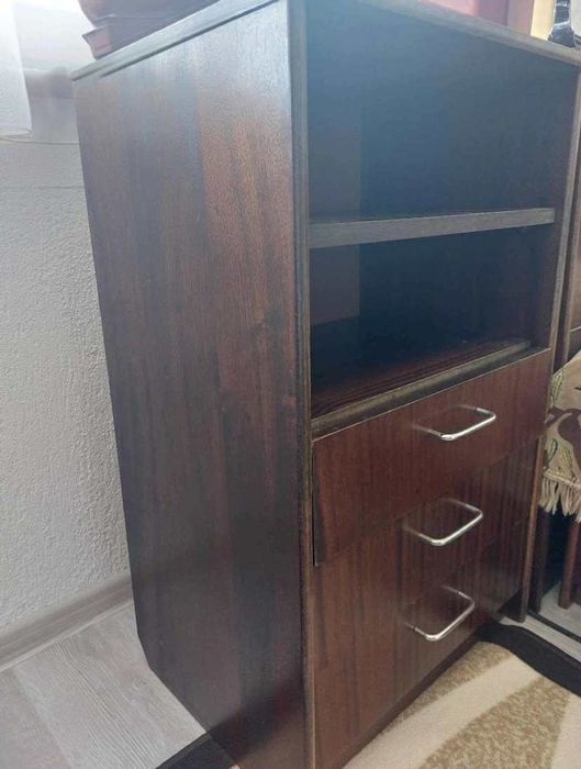 Шкаф с 2 рафта и 3 чекмеджета