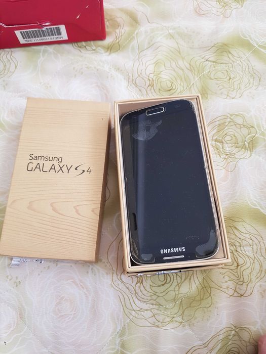 Продавам ретро телефони