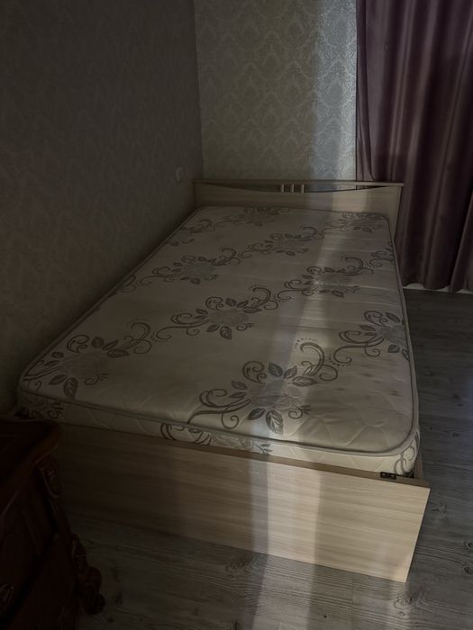 Продам кровати с матрасом