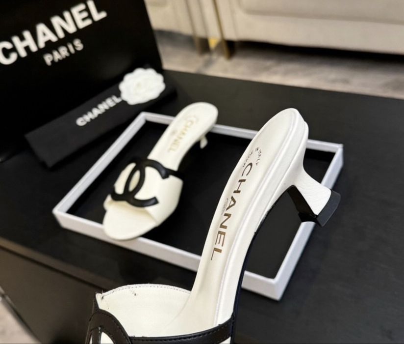 Saboti Chanel piele naturala vitel pe stoc-26 de cm