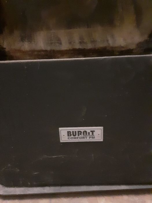 Продавам пелетна камина BURNIT Comfort PM, 23+2 kw