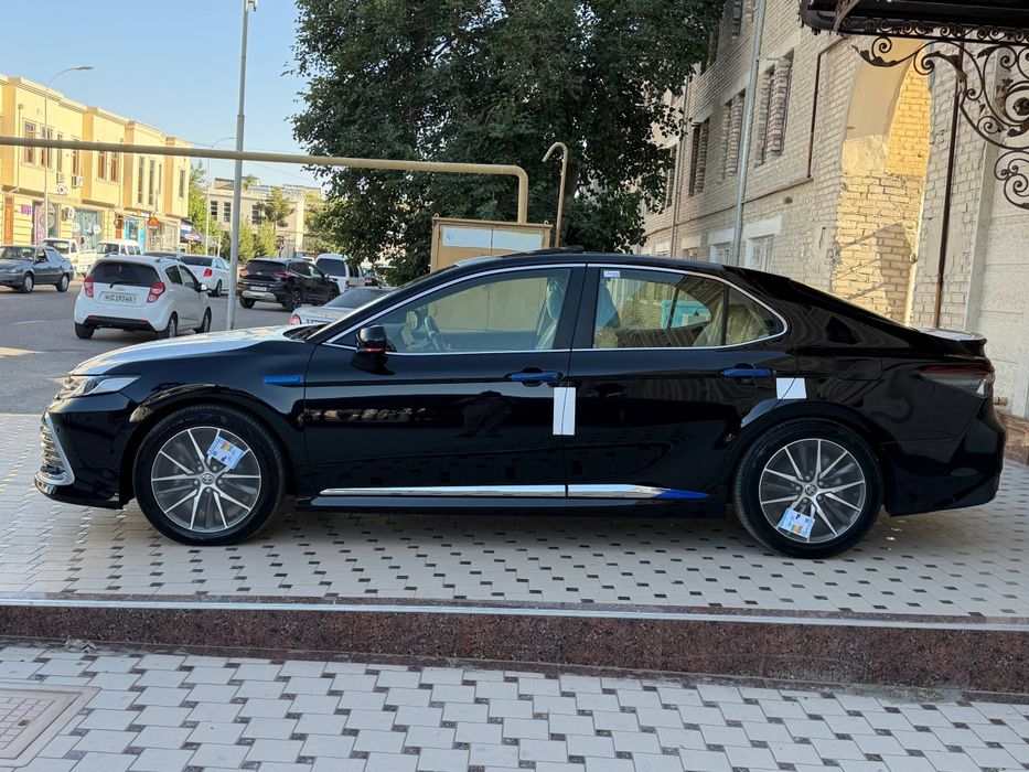 Tayota Camry hybrid 2.5 Mator