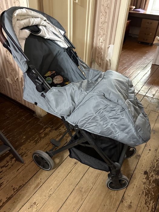 Коляска детская прогулочная