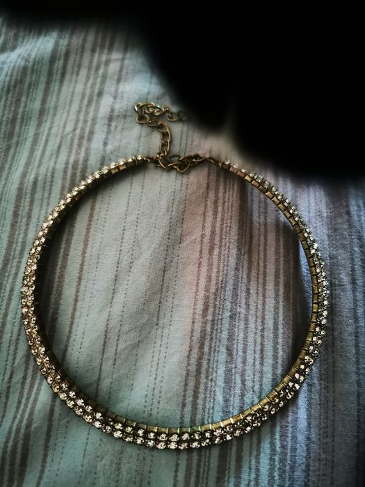 Колие с много камъни