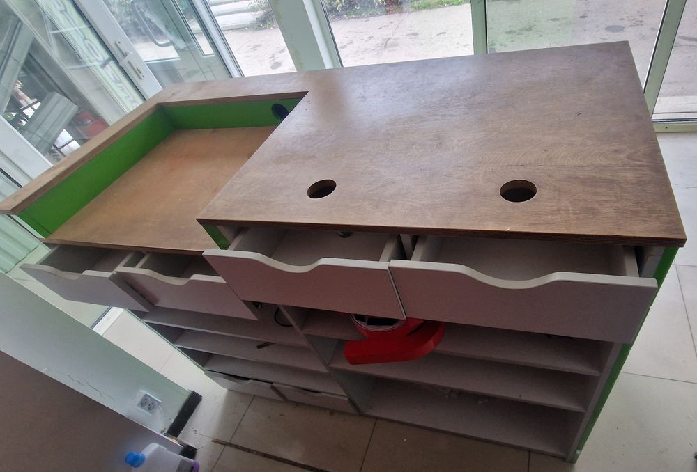 Продам ресепшен б/у