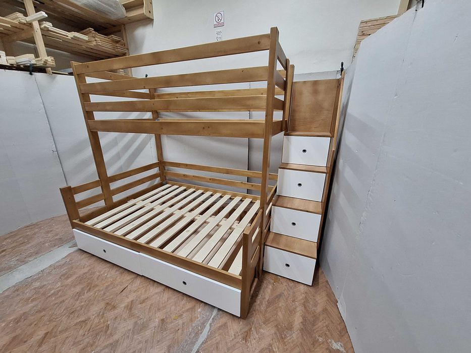 TRANSPORT GRATUIT.Pat etajat cu 3 locuri. Cod 3532