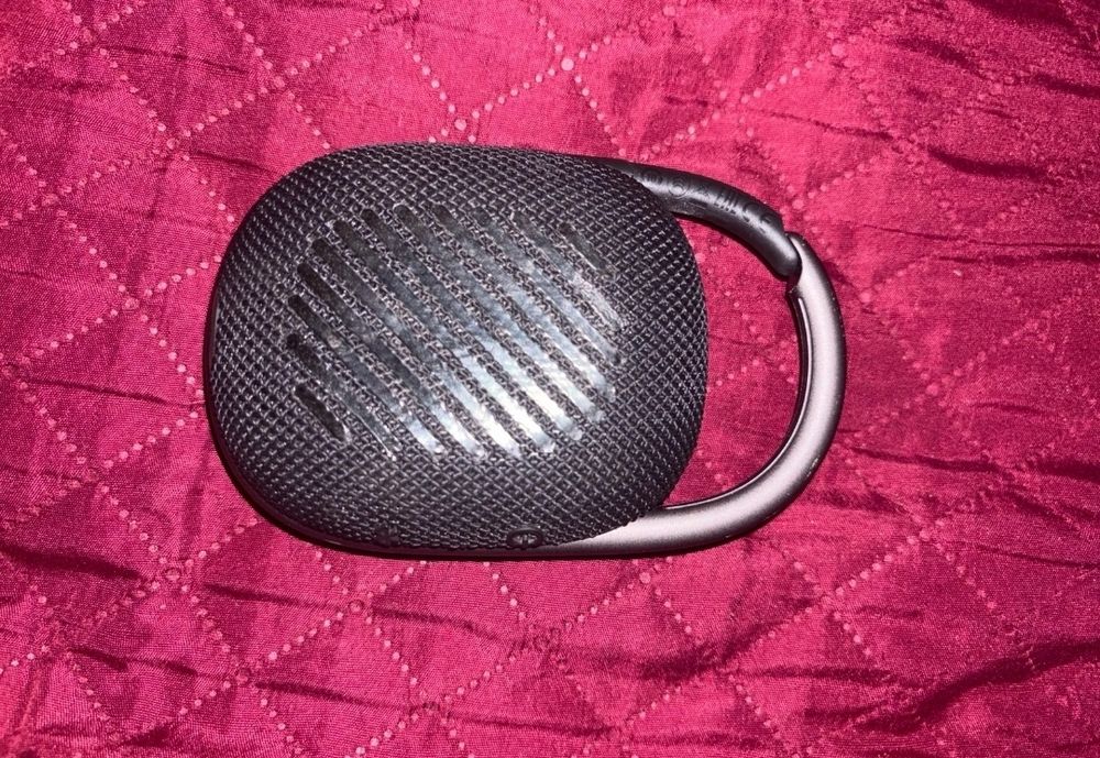 Vand jbl clip 4 in stare buna de functionare