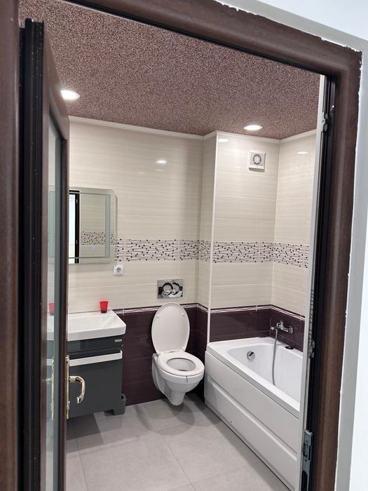 Vand apartament cu 3 camere si doua bai