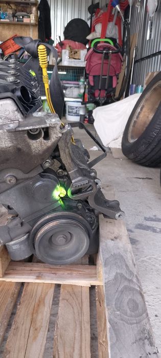 Vând motor Renault,1,2 benzina,16 valve,75 cp