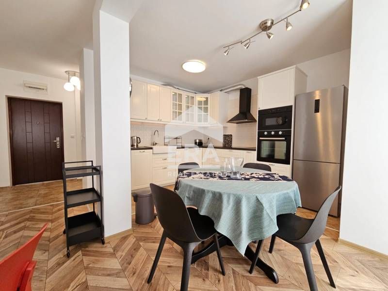 Дава се под наем Тристаен апартамент в Варна, Цветен квартал - 114 кв.м за 850 € - Снимка #2