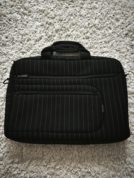 Geantă laptop / servietă Hama neagră cu dungi fine, compartimentată