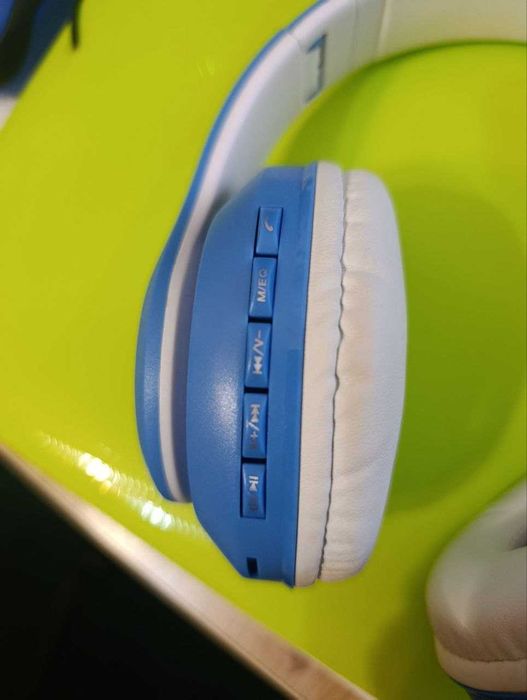 Наушники STN-28 б/у — беспроводные, складные, с подсветкой