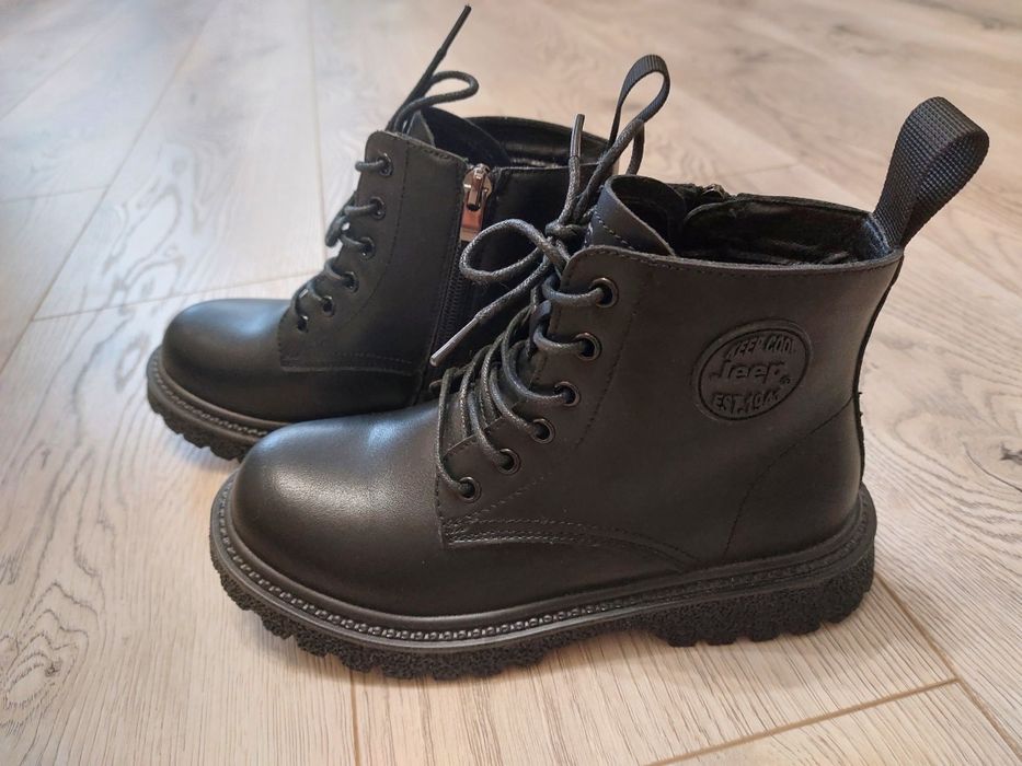 Продам осенние сапожки для мальчика