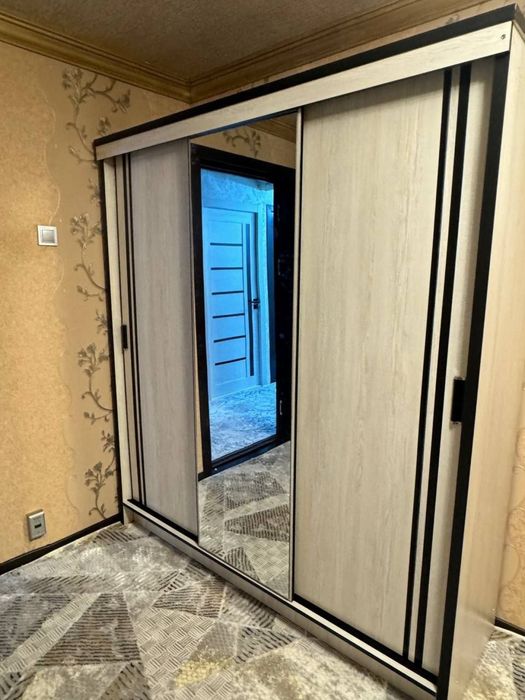 Shkaf kupe sotiladi 180 200 ishlab chiqarish sehidan